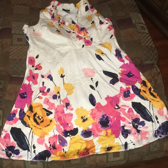 Lane Bryant Dresses & Skirts - ⭐️HP⭐️ - Lane Bryant Plus Size Floral Print Dress